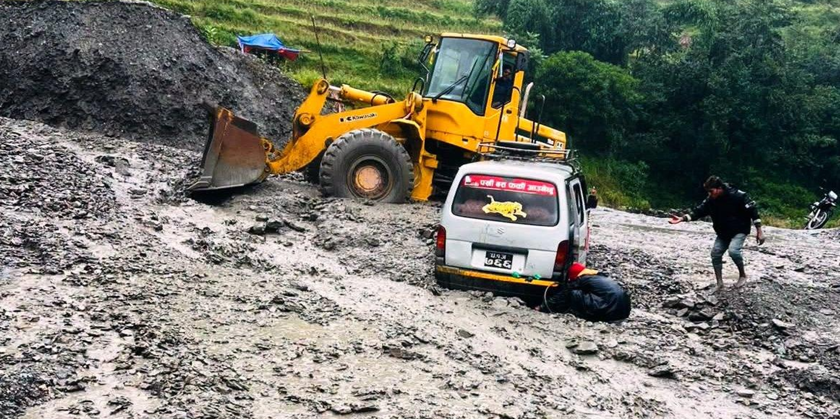 बाढी तथा पहिरोका कारण बागलुङका दुई राजमार्ग अवरुद्ध  
