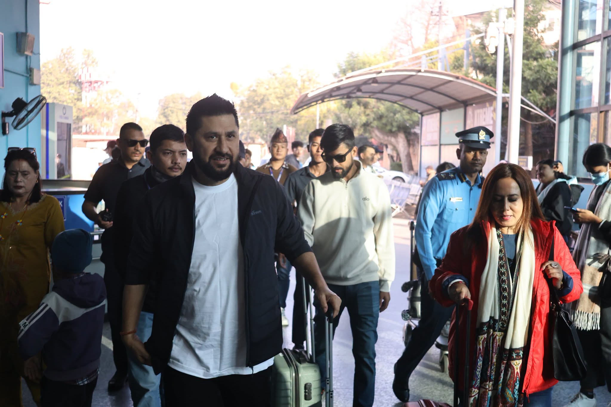 रवि लामिछाने परिवारसहित भारतको तीर्थाटनमा जाँदै