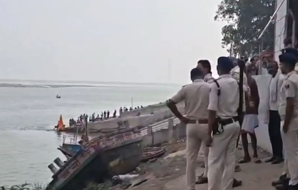 भारतको बिहारमा डुङ्गा पल्टिँदा १३ बालबालिकाको मृत्यु