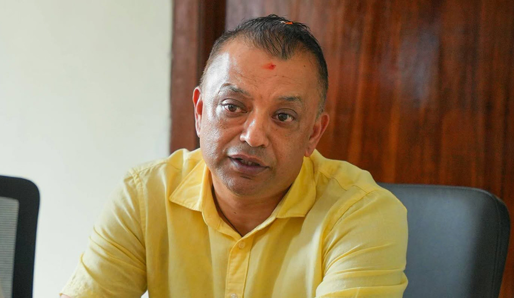 दुःखमा परेका परिवारसँग दसैँको खुसी बाँड्न गगन थापाको आग्रह