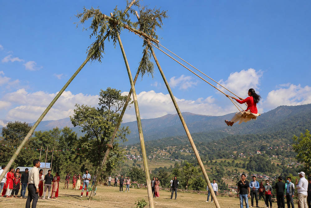 दसैँमा पर्यटकीय गन्तव्यमा पर्यटन बोर्डले लिङ्गे पिङ बनाउने