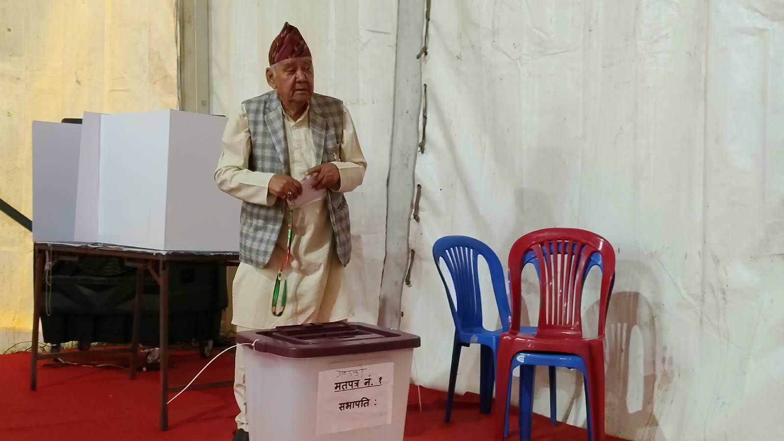 कांग्रेसको १५ औँ महाधिवेशन: मतदान शुरू, ३ बजेसम्म मतदान हुने, आजै मतगणता थाल्ने तयारी