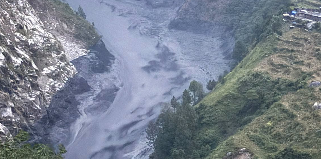 बुढीगण्डकी बाढीले ३४१ मेगावाटको आयोजना क्याम्प र उपकरणहरू बगायो