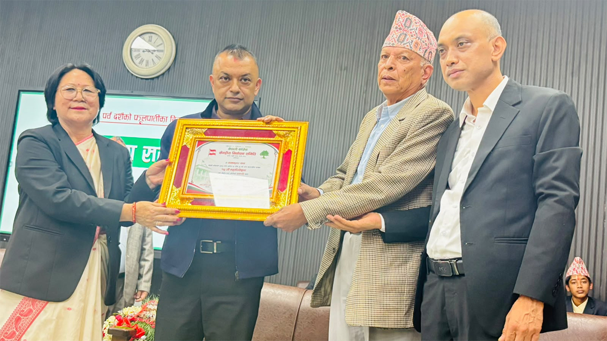गगन थापाले लिए कांग्रेस सभापति पदको शपथ