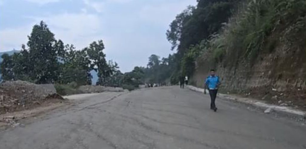 गल्छीमा सडक भासियो, मुग्लिन–काठमाडौं सडक पूर्ण अवरुद्ध